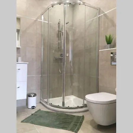 Neuf Entre Et Montagne.