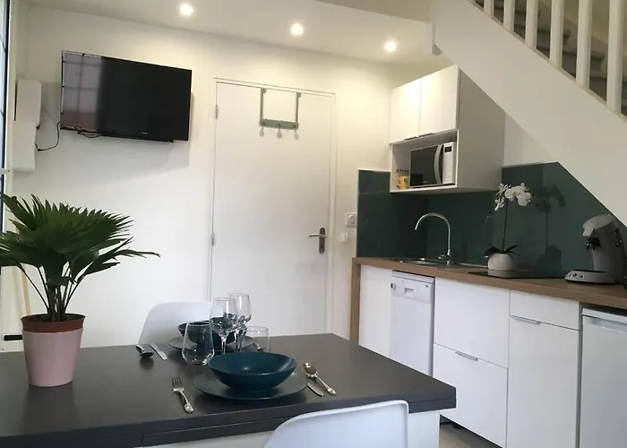 Neuf Entre Et Montagne. Фуриани