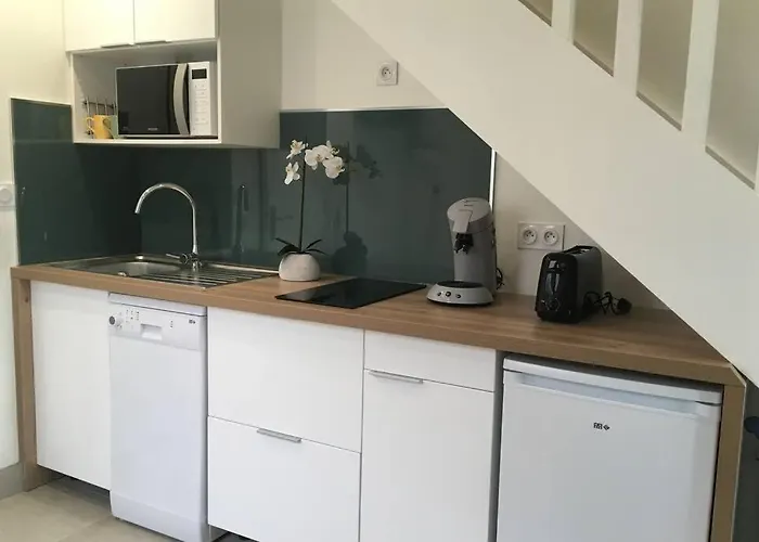 Neuf Entre Et Montagne. *