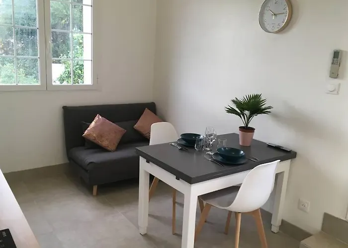 Neuf Entre Et Montagne. * Фуриани